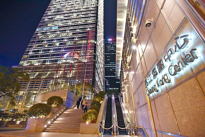 CK Asset's USD5.6 Billion Offer for Greene King Sends UK's Biggest Pub Chain Soaring