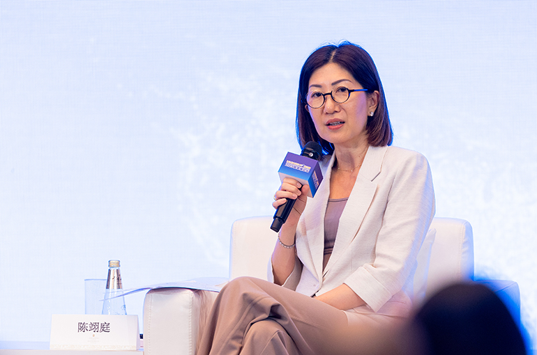 China’s Bourses Should Cooperate on Building Multi-Tiered System, HKEX’s Boss Says