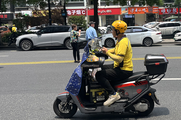 Meituan Has Record Transactions, App Briefly Crashes Amid China’s Instant Retail Subsidy Battle